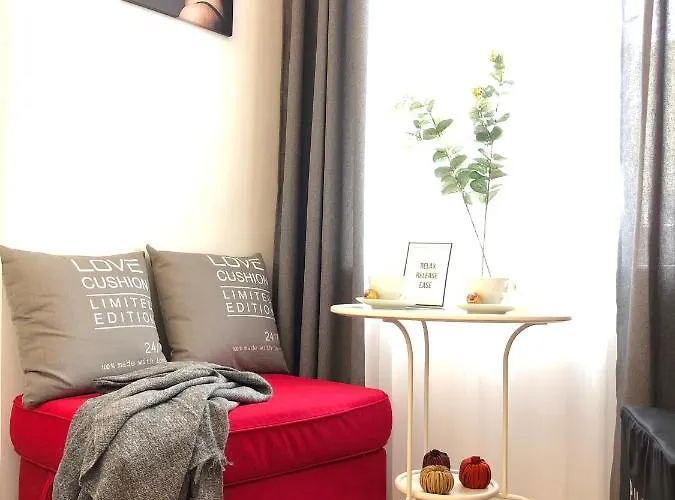 "be My Guest" Near Metro Station! Apartment