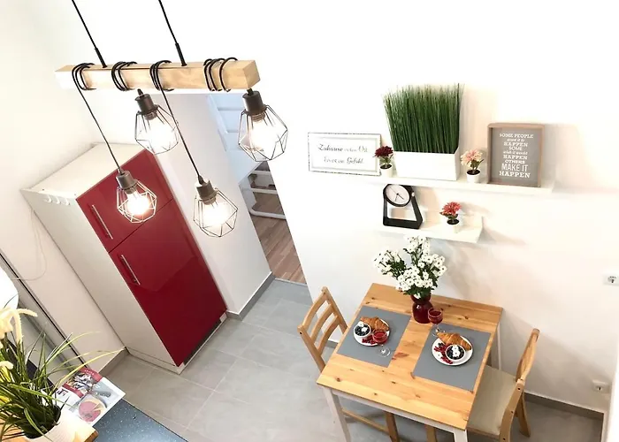 "be My Guest" Near Metro Station! Apartment